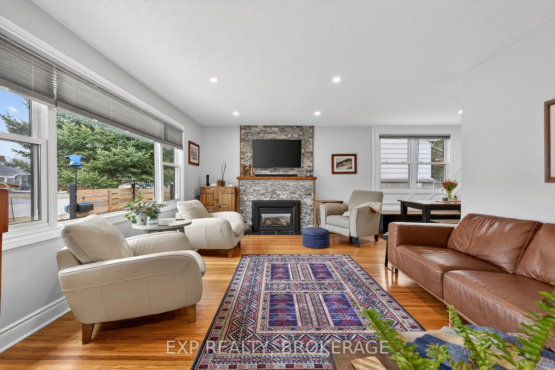 Photo 7 of 9 Stormont Avenue, Kingston, West of Sir John A. Blvd — HOMEH