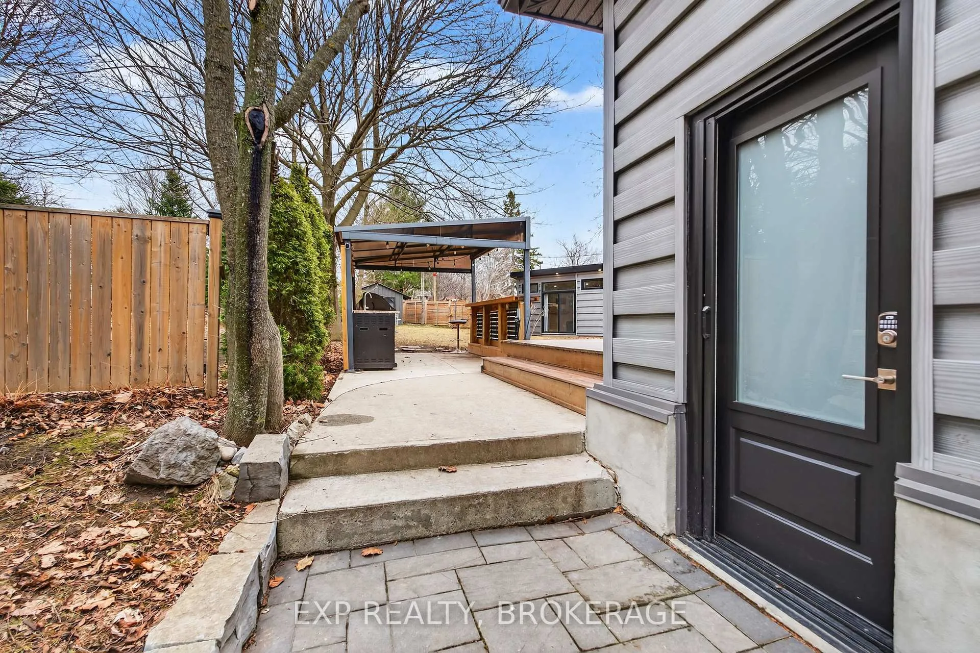 Photo 28 of 9 Stormont Avenue, Kingston, West of Sir John A. Blvd — HOMEH