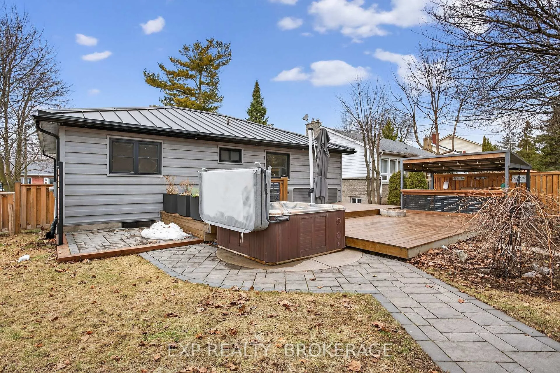 Photo 39 of 9 Stormont Avenue, Kingston, West of Sir John A. Blvd — HOMEH