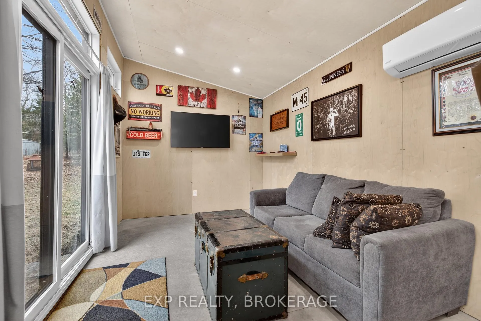 Photo 41 of 9 Stormont Avenue, Kingston, West of Sir John A. Blvd — HOMEH