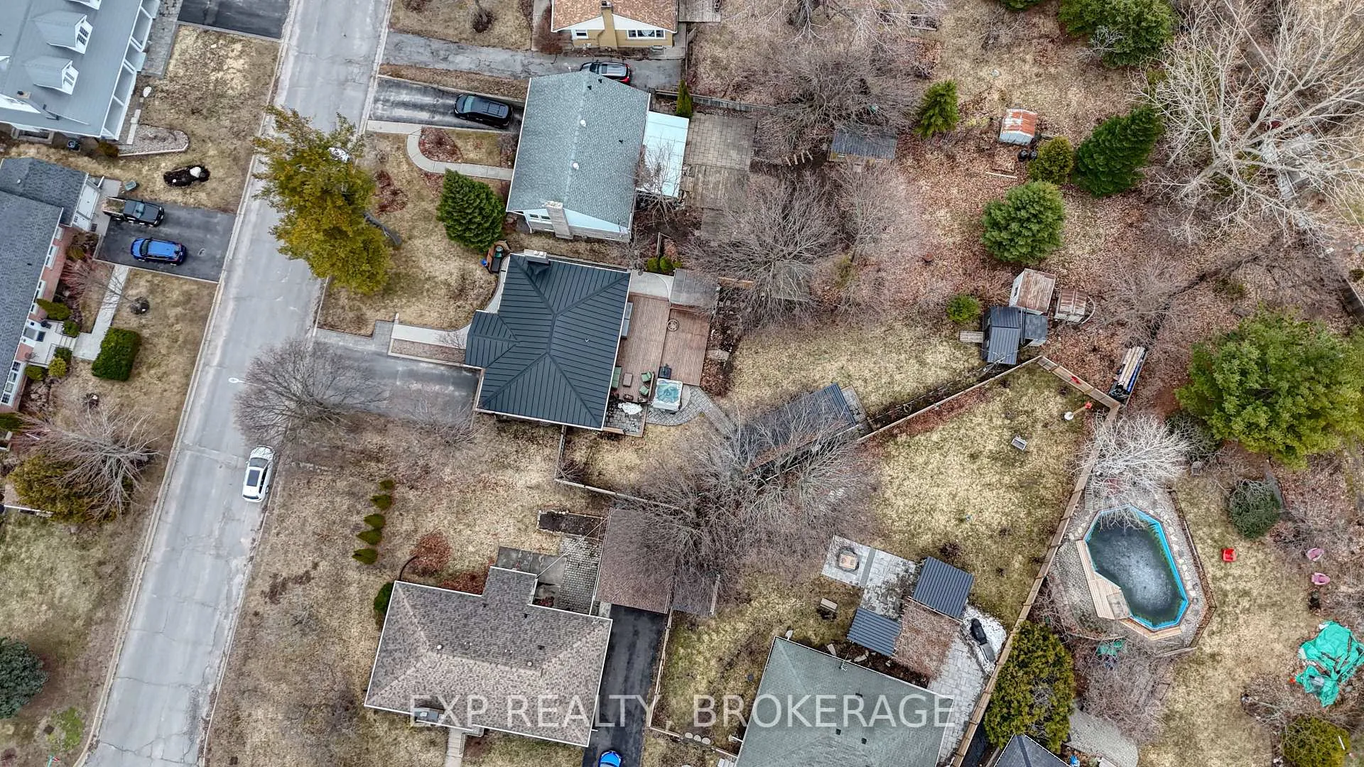Photo 44 of 9 Stormont Avenue, Kingston, West of Sir John A. Blvd — HOMEH