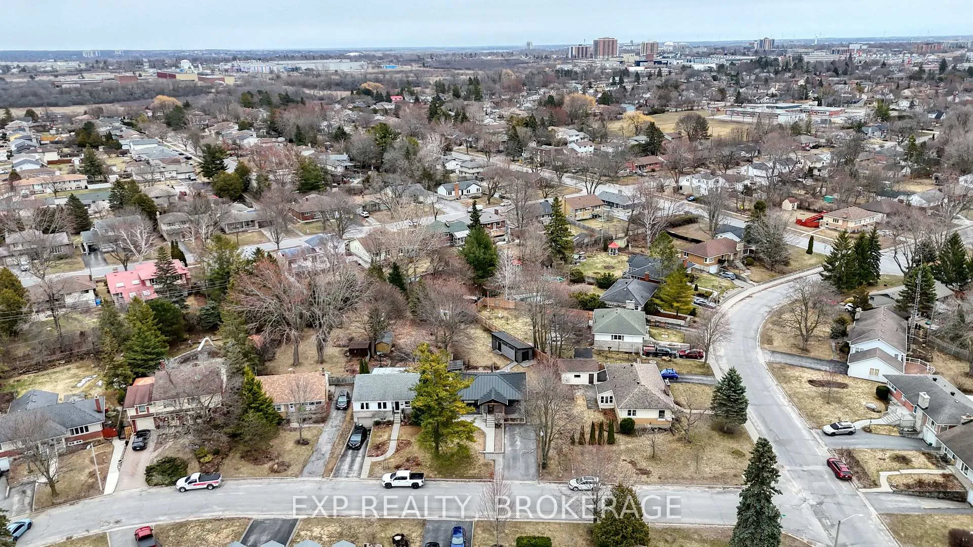 Photo 46 of 9 Stormont Avenue, Kingston, West of Sir John A. Blvd — HOMEH