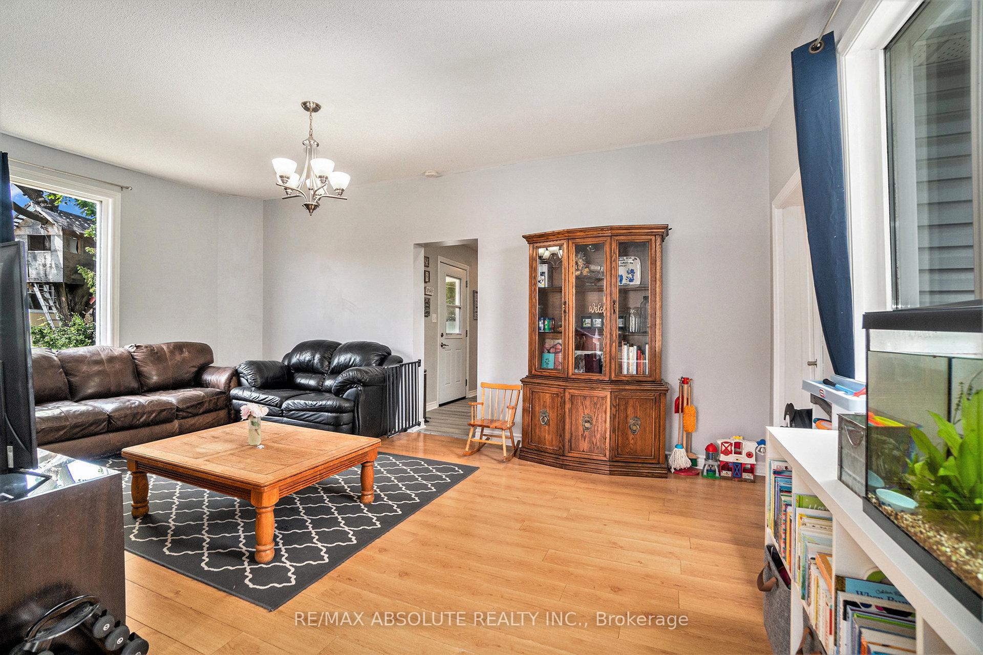 Photo 15 of 23 Edward Street S, Arnprior — HOMEH