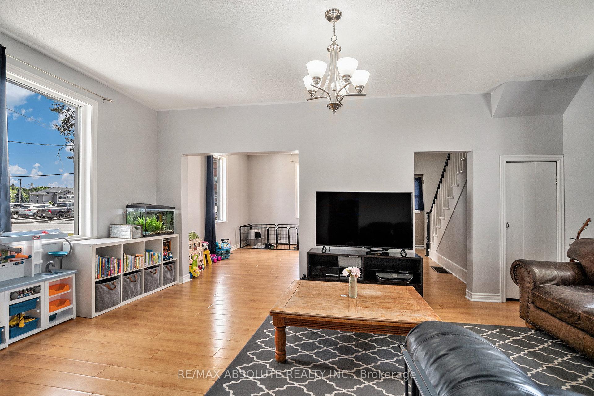 Photo 6 of 23 Edward Street S, Arnprior — HOMEH