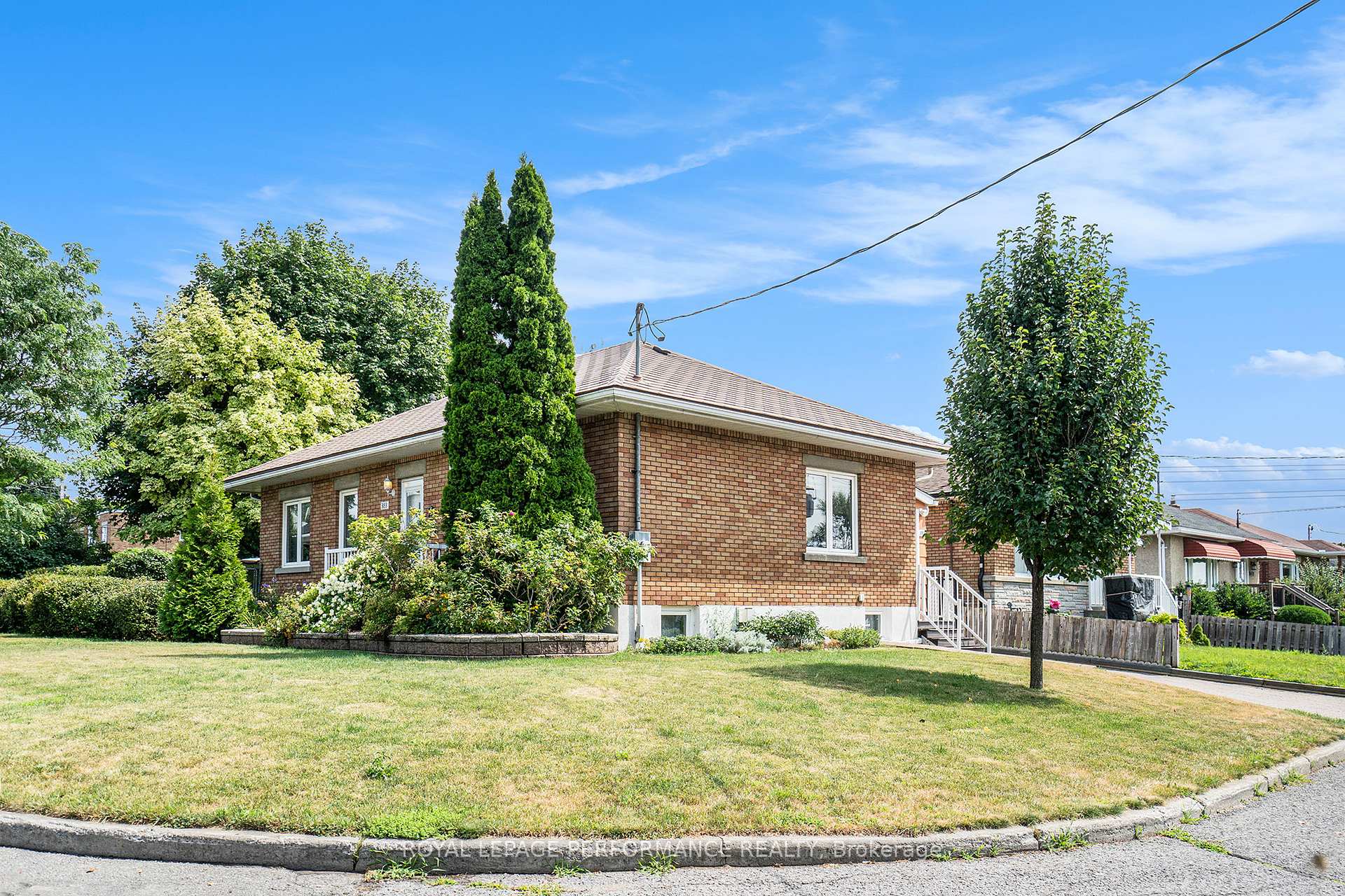 Photo 4 of 383 Maria Goretti Circle, Ottawa, Vanier — HOMEH