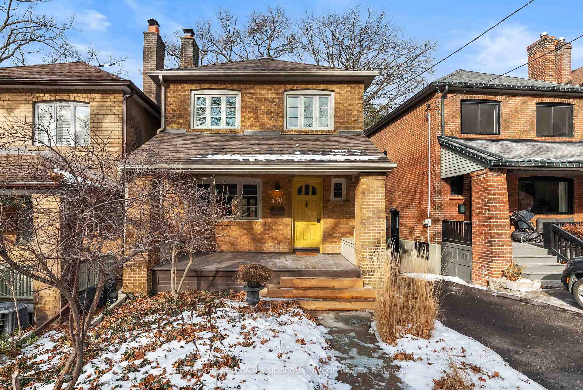 Front of 418 Glenlake Avenue