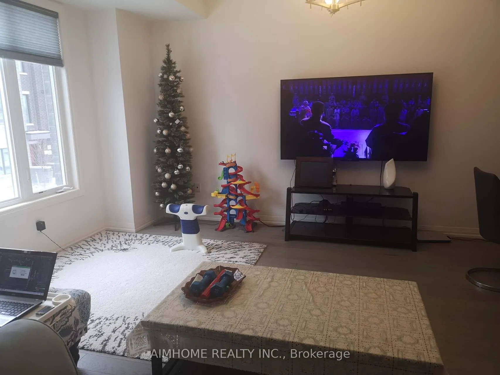 Photo 4 of 14 Canner Court, Vaughan, Patterson — HOMEH