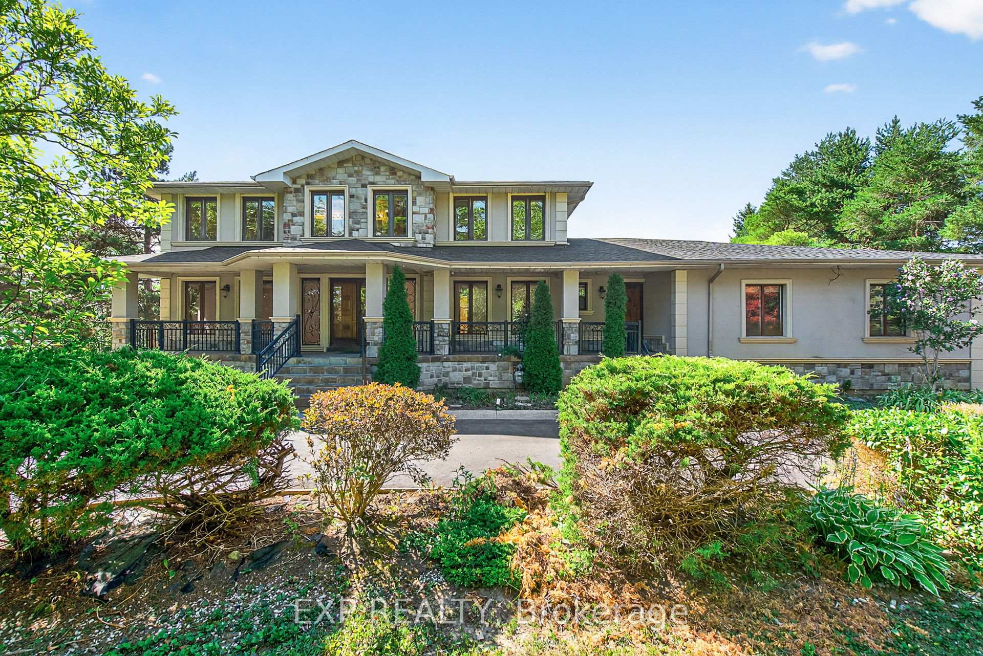 Front of 315 Stephanie Boulevard