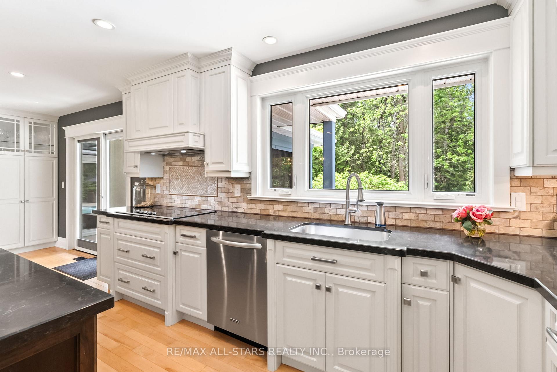 Photo 9 of 523 Davis Drive, Uxbridge, Rural Uxbridge — HOMEH