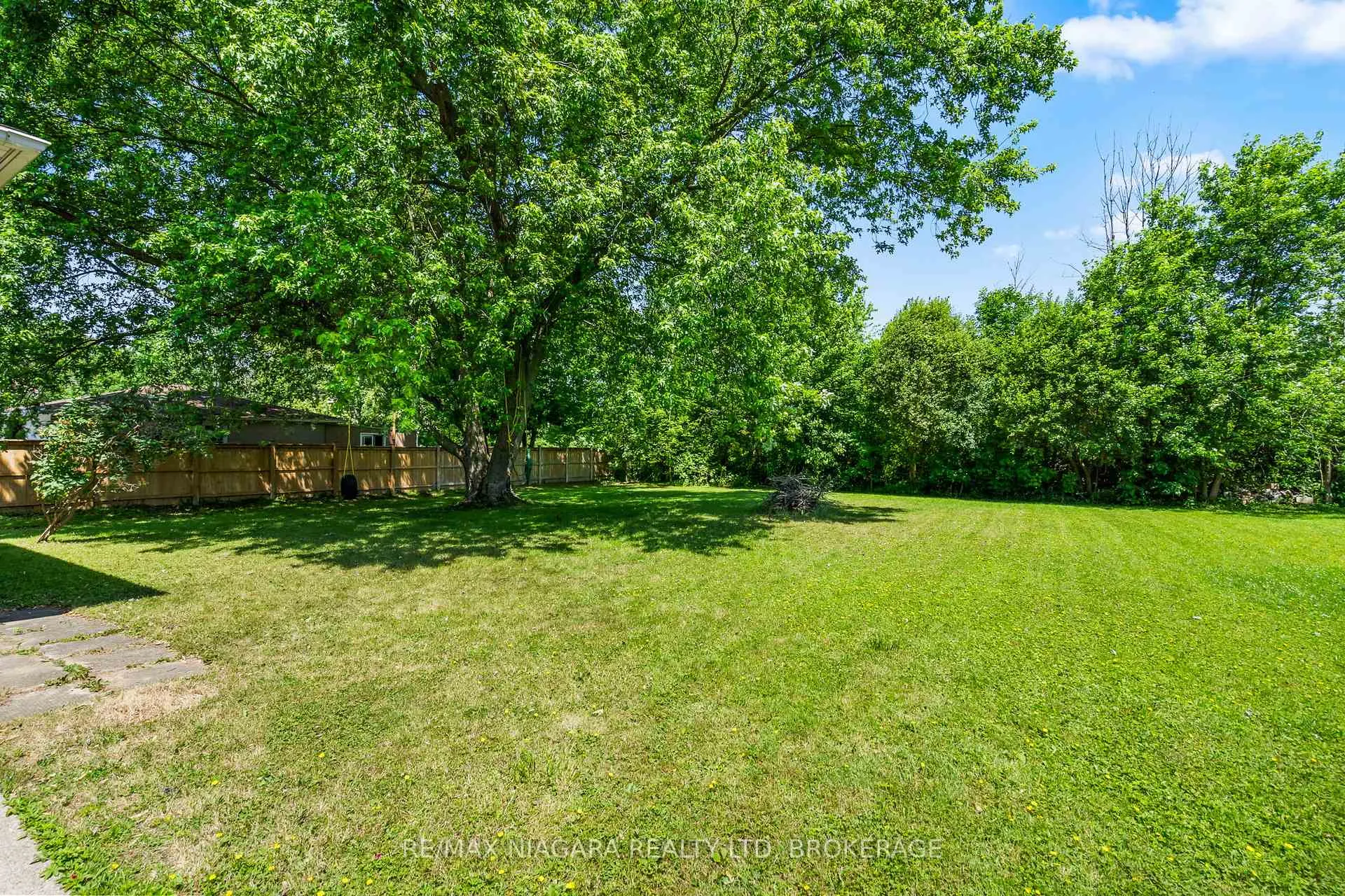 Photo 24 of 10960 Lakeshore Road, Wainfleet, Lakeshore — HOMEH