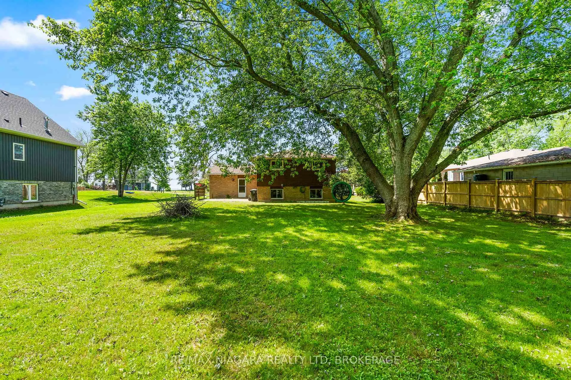 Photo 26 of 10960 Lakeshore Road, Wainfleet, Lakeshore — HOMEH