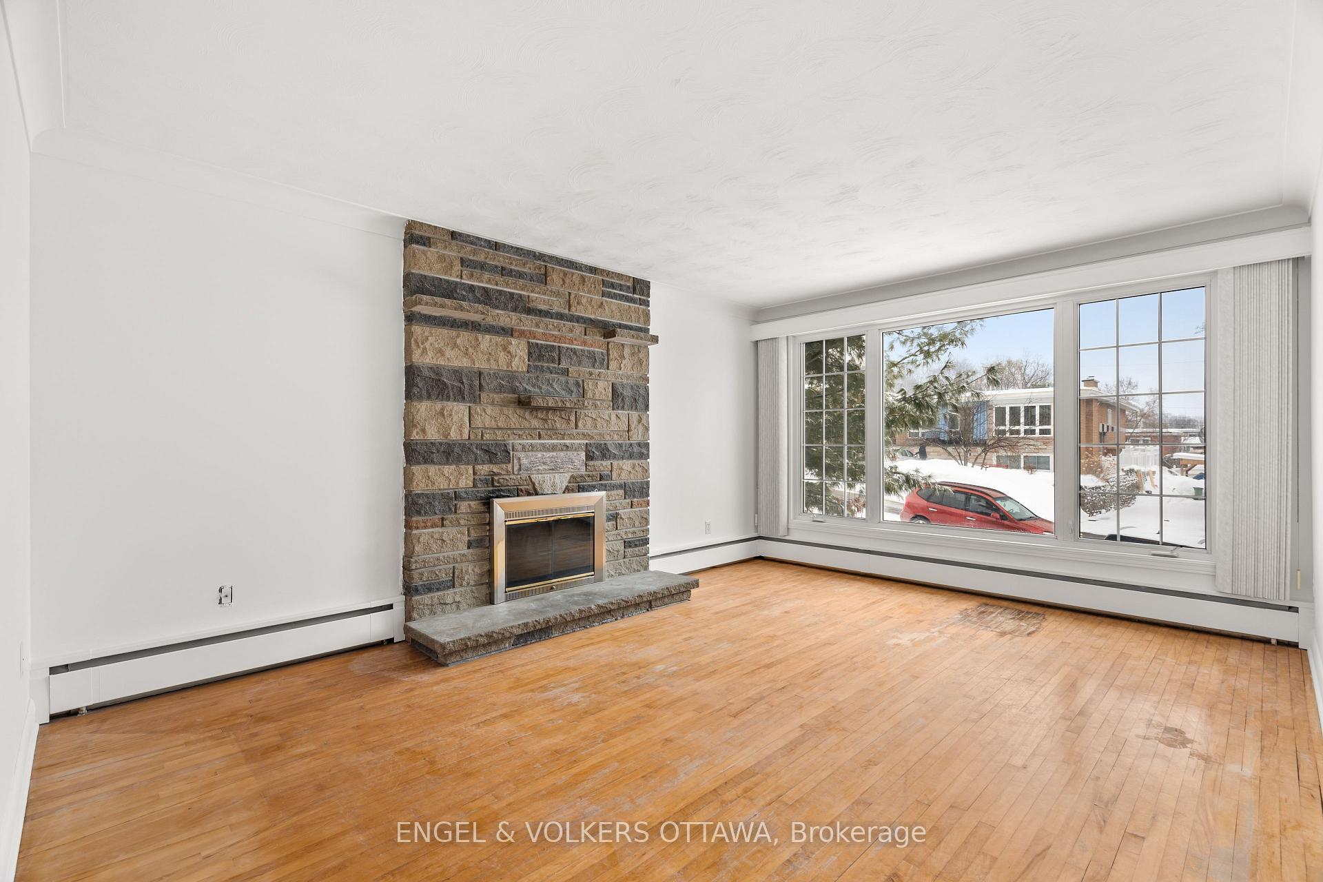 Photo 10 of 263 Michel Circle, Ottawa, Vanier — HOMEH