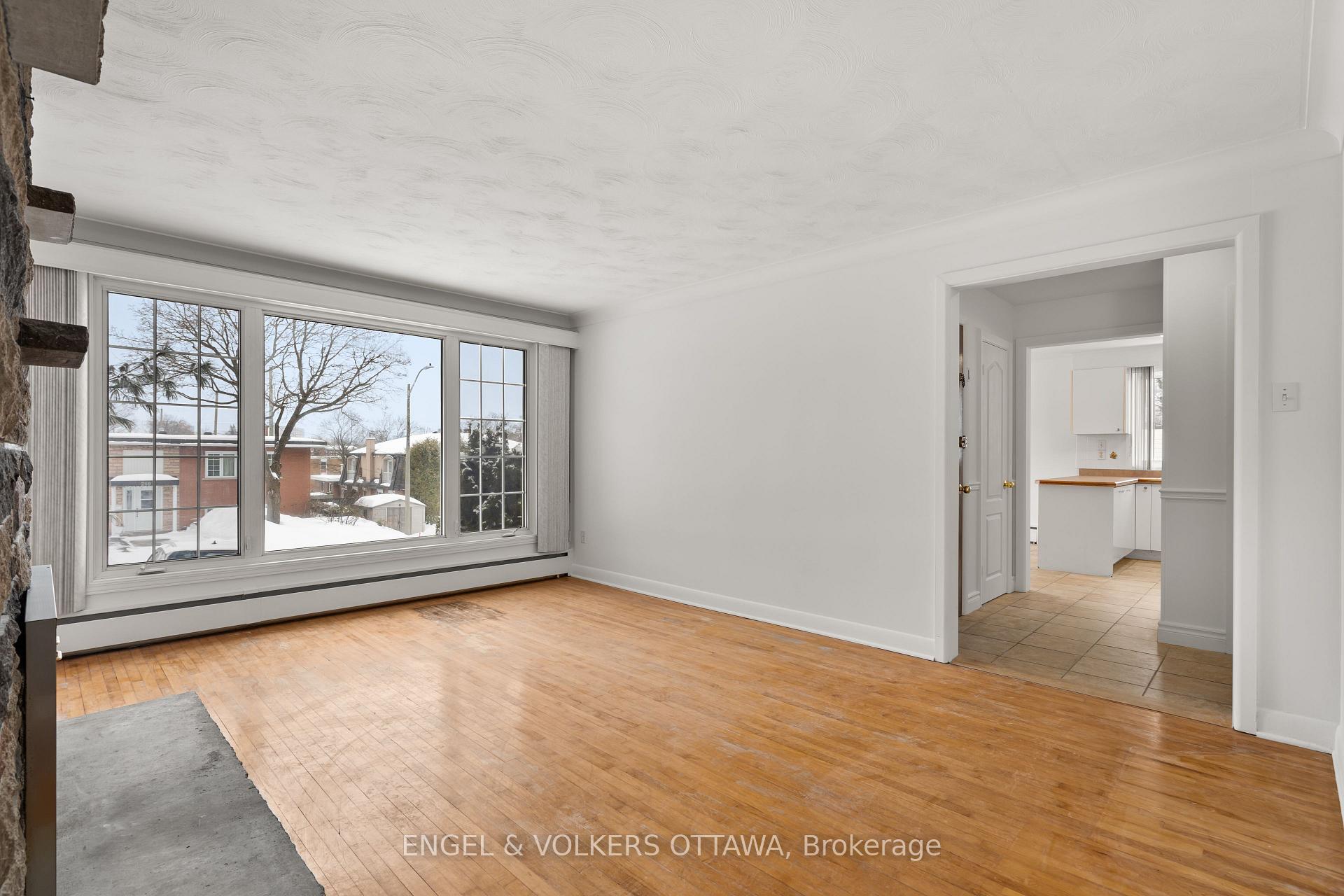 Photo 11 of 263 Michel Circle, Ottawa, Vanier — HOMEH