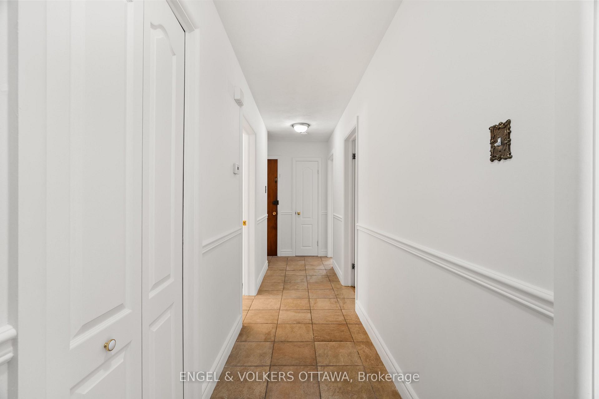 Photo 12 of 263 Michel Circle, Ottawa, Vanier — HOMEH