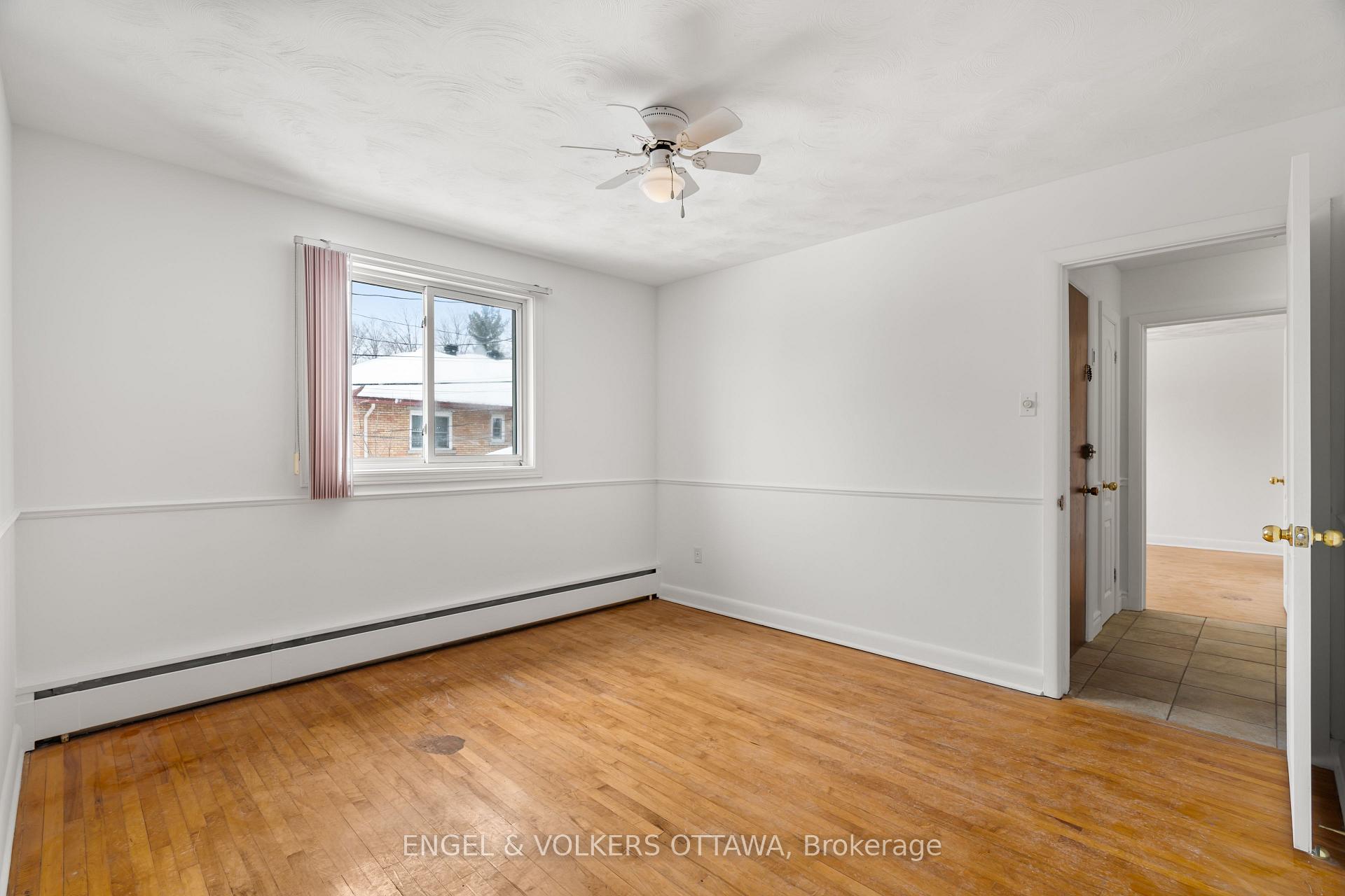 Photo 15 of 263 Michel Circle, Ottawa, Vanier — HOMEH