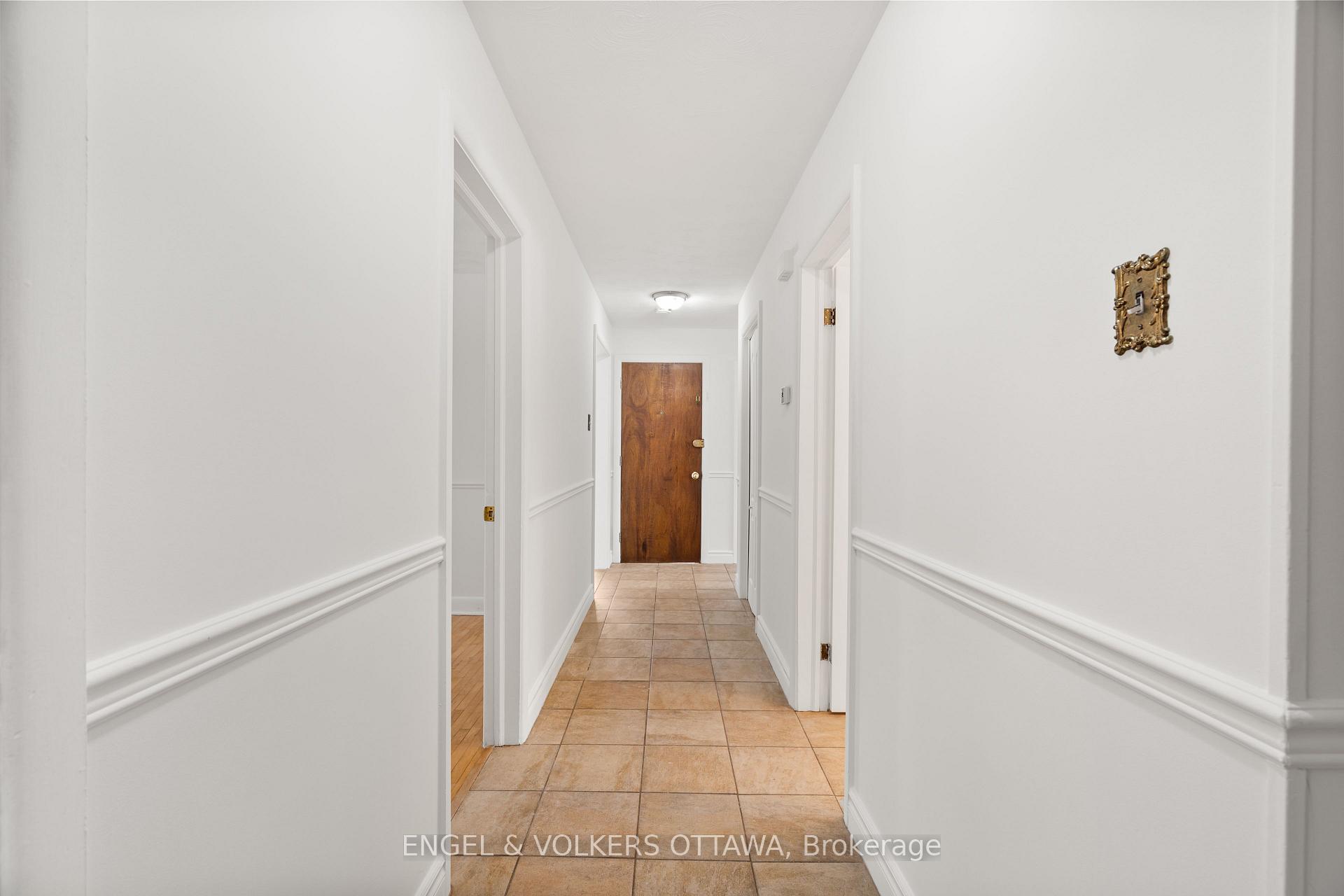 Photo 18 of 263 Michel Circle, Ottawa, Vanier — HOMEH