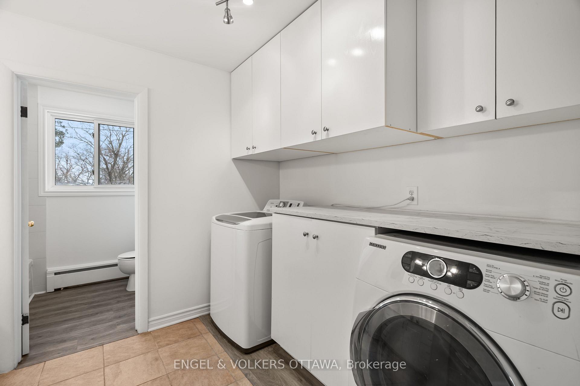 Photo 19 of 263 Michel Circle, Ottawa, Vanier — HOMEH