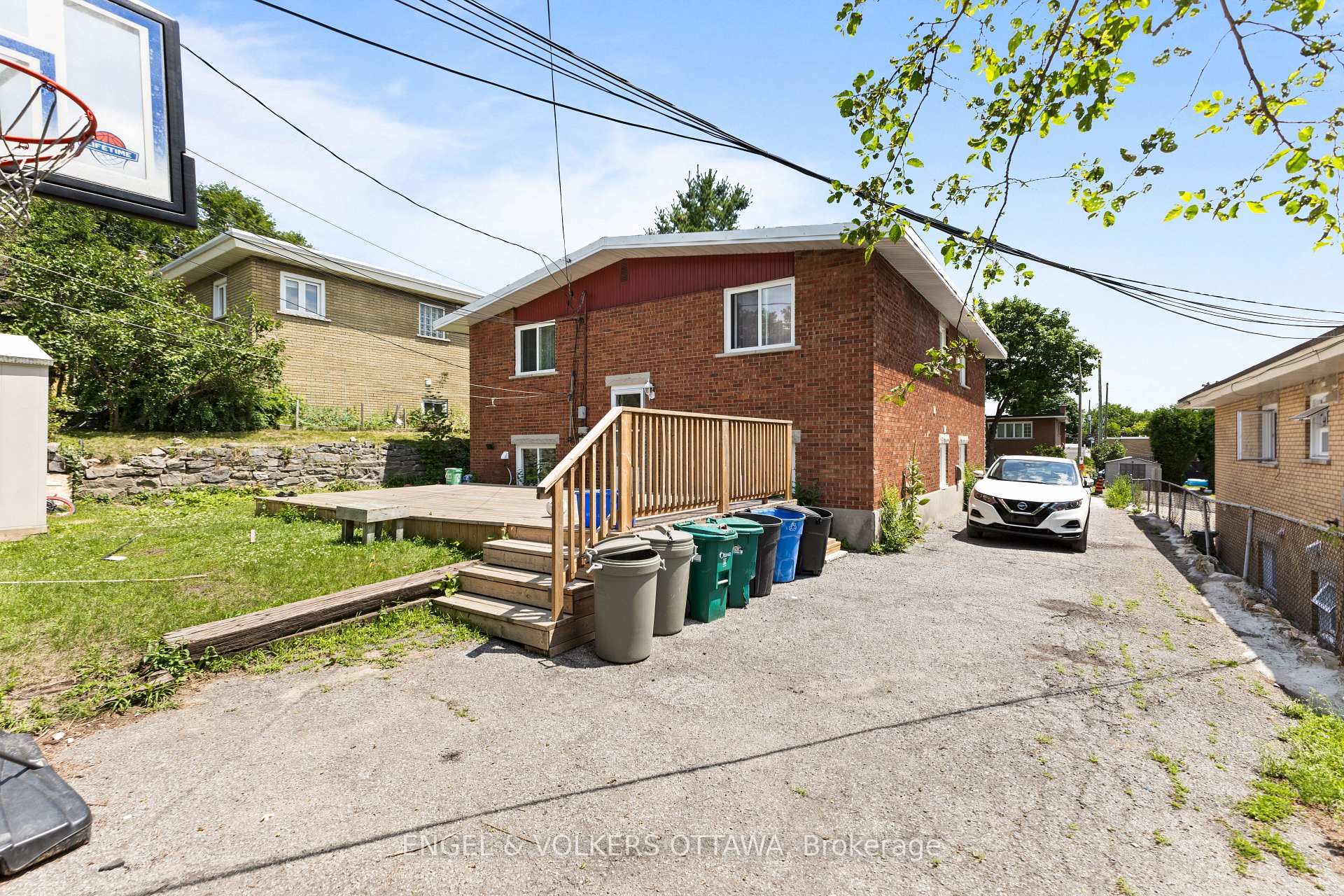 Photo 34 of 263 Michel Circle, Ottawa, Vanier — HOMEH