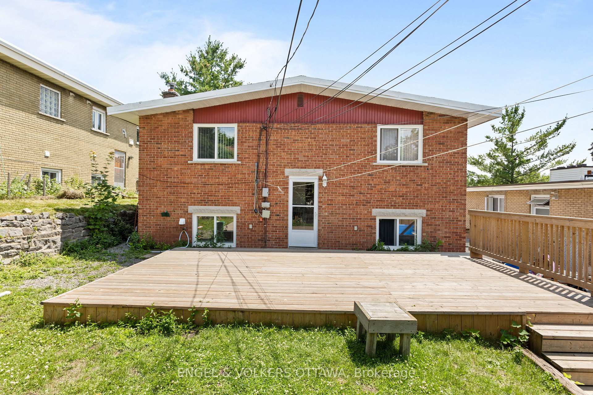 Photo 35 of 263 Michel Circle, Ottawa, Vanier — HOMEH