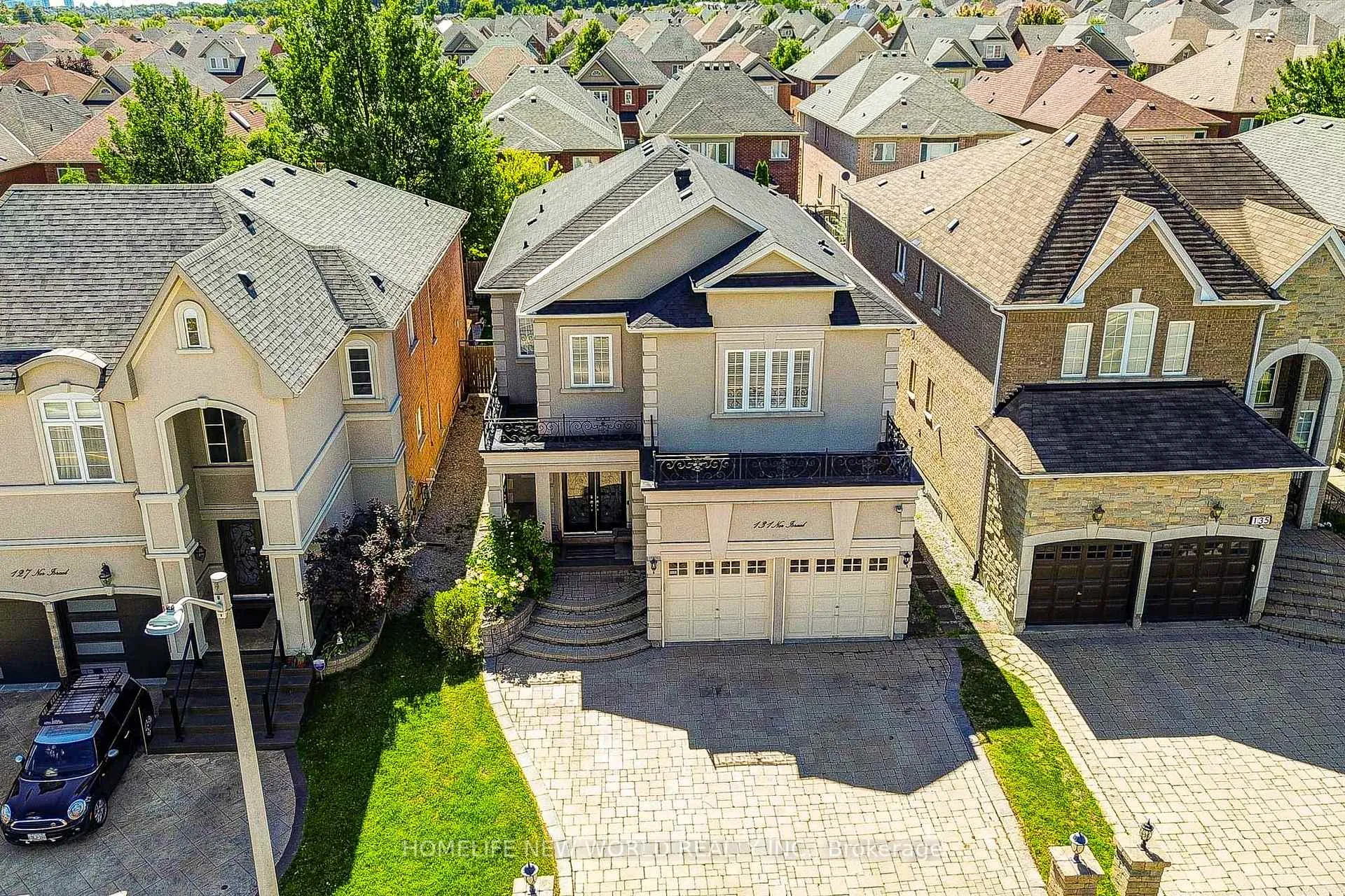 Front of 131 Ner Israel Drive