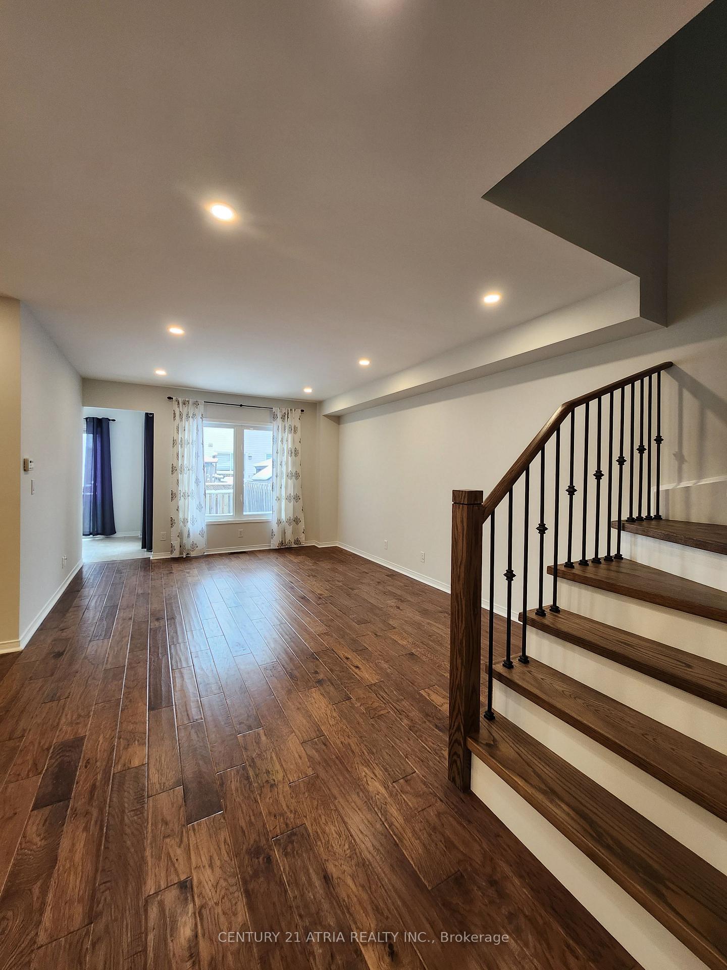 Photo 2 of 8 Bilbrough Street, Aurora, Bayview Northeast — HOMEH