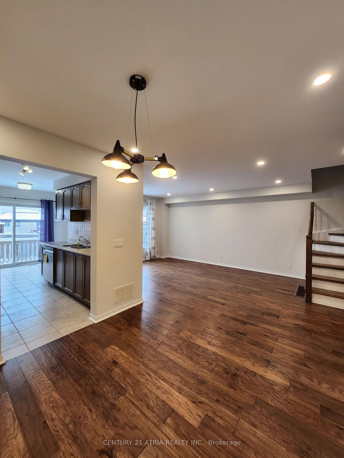 Photo 9 of 8 Bilbrough Street, Aurora, Bayview Northeast — HOMEH