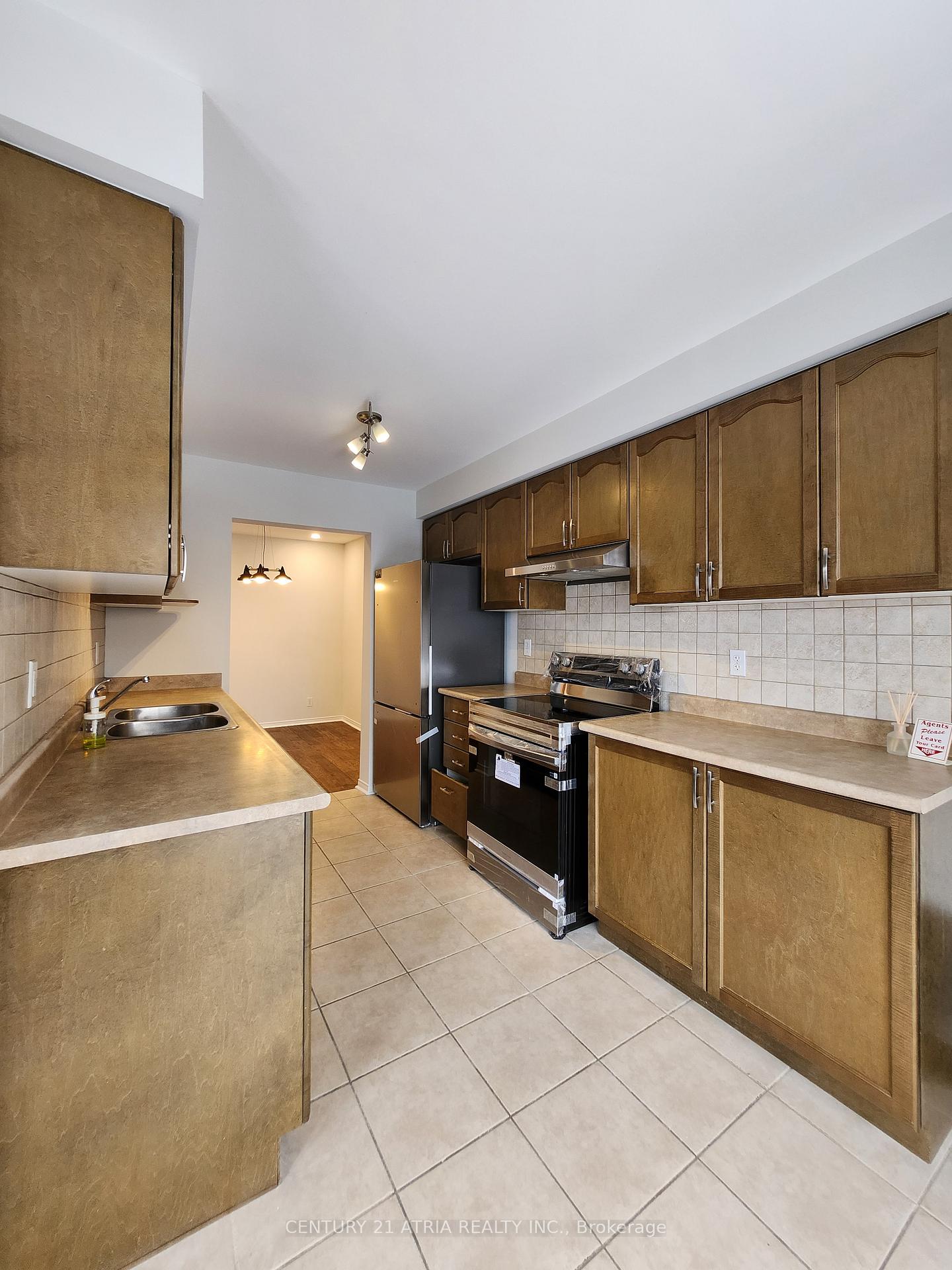 Photo 3 of 8 Bilbrough Street, Aurora, Bayview Northeast — HOMEH