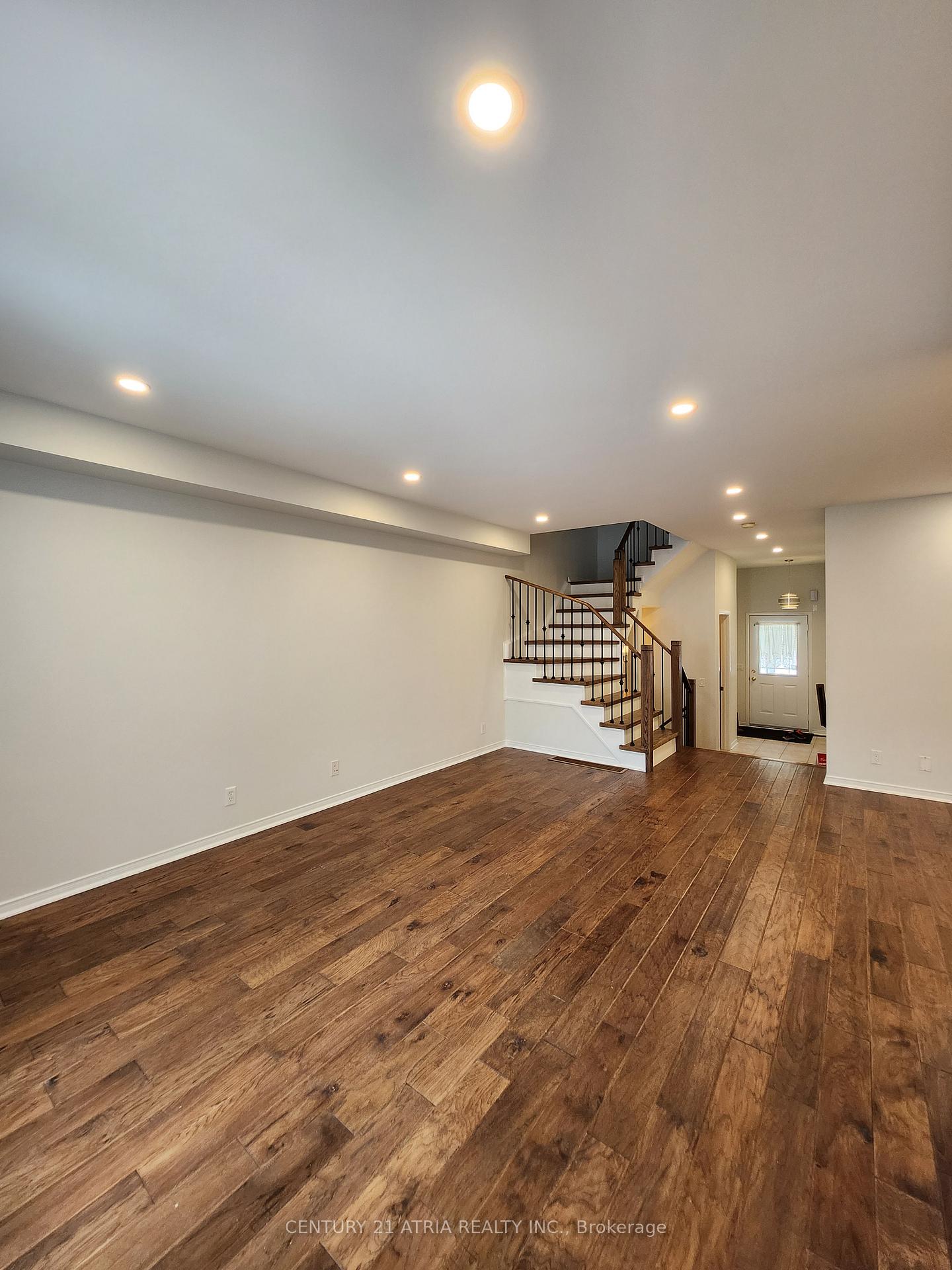 Photo 12 of 8 Bilbrough Street, Aurora, Bayview Northeast — HOMEH