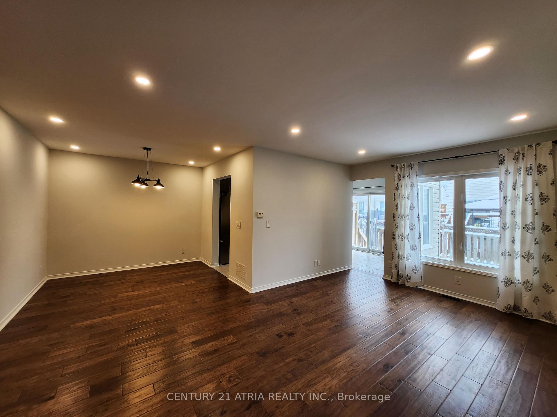 Photo 10 of 8 Bilbrough Street, Aurora, Bayview Northeast — HOMEH