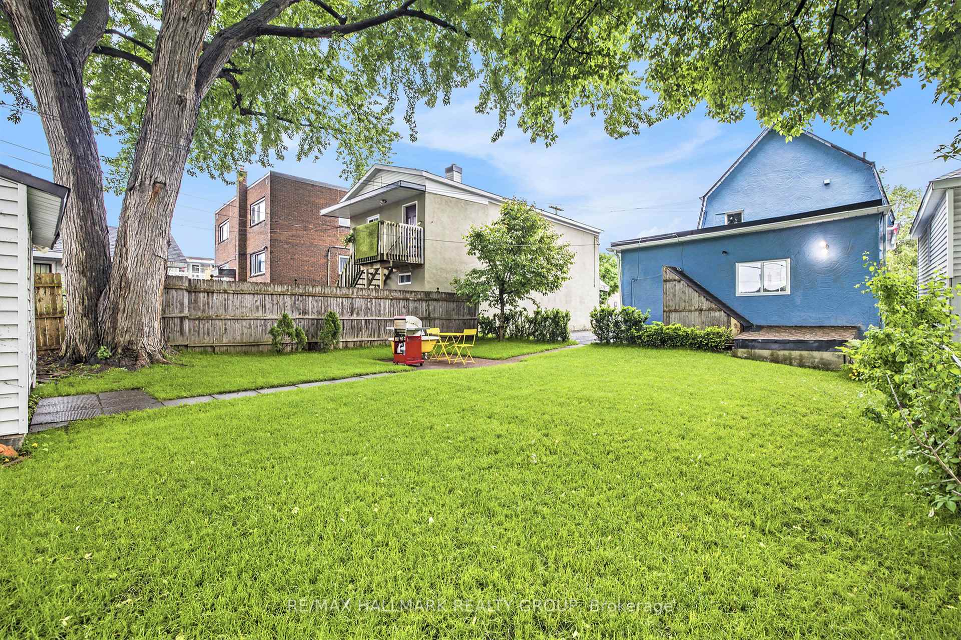 Photo 25 of 125 Marier Avenue, Ottawa, Vanier — HOMEH