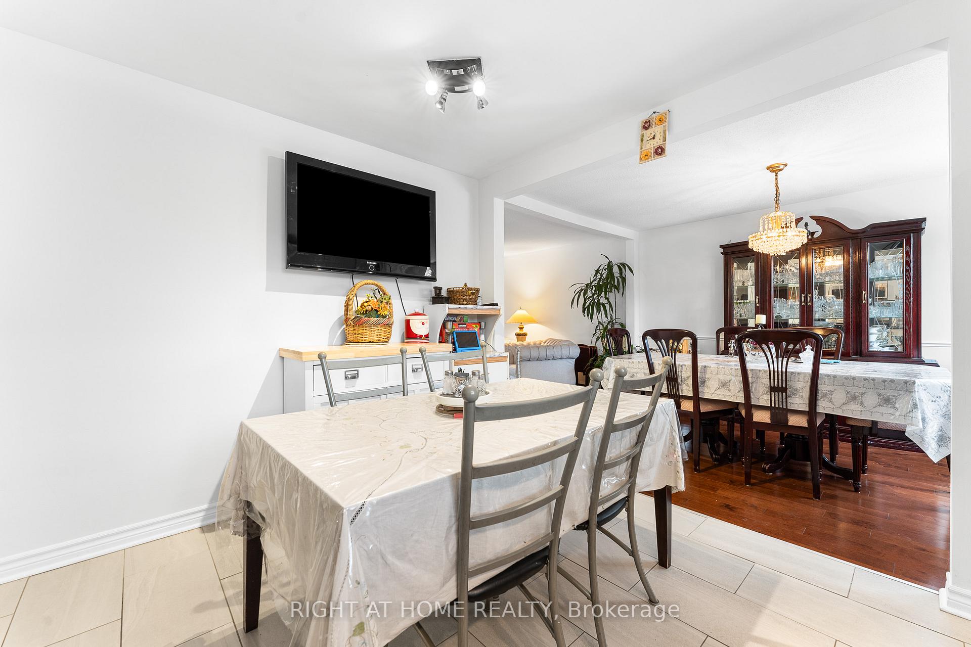 Photo 17 of 2049 Quincy Avenue, Ottawa, Beacon Hill North — HOMEH