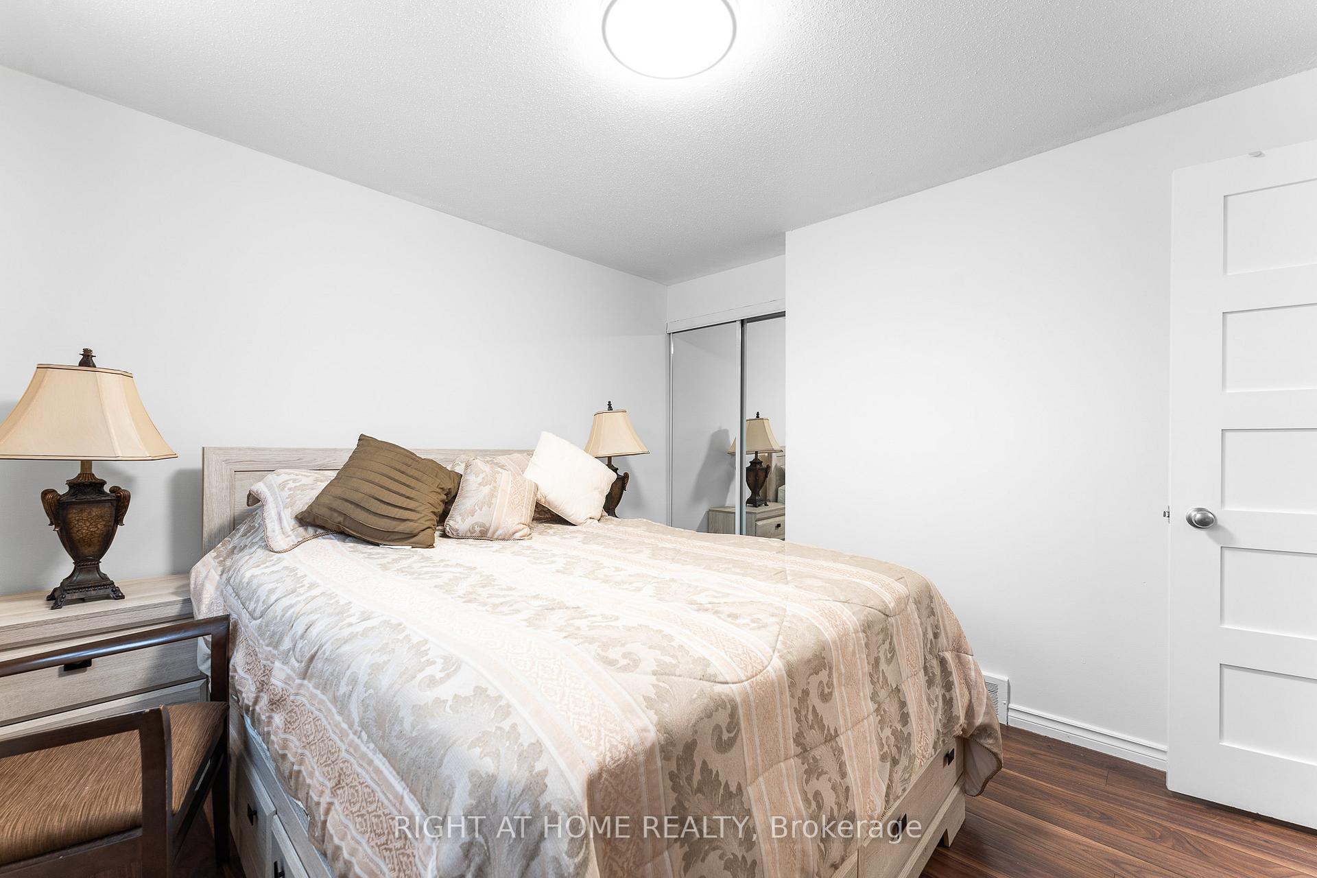 Photo 28 of 2049 Quincy Avenue, Ottawa, Beacon Hill North — HOMEH