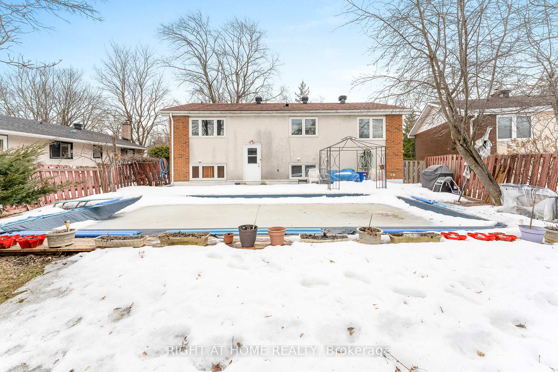 Photo 29 of 2049 Quincy Avenue, Ottawa, Beacon Hill North — HOMEH