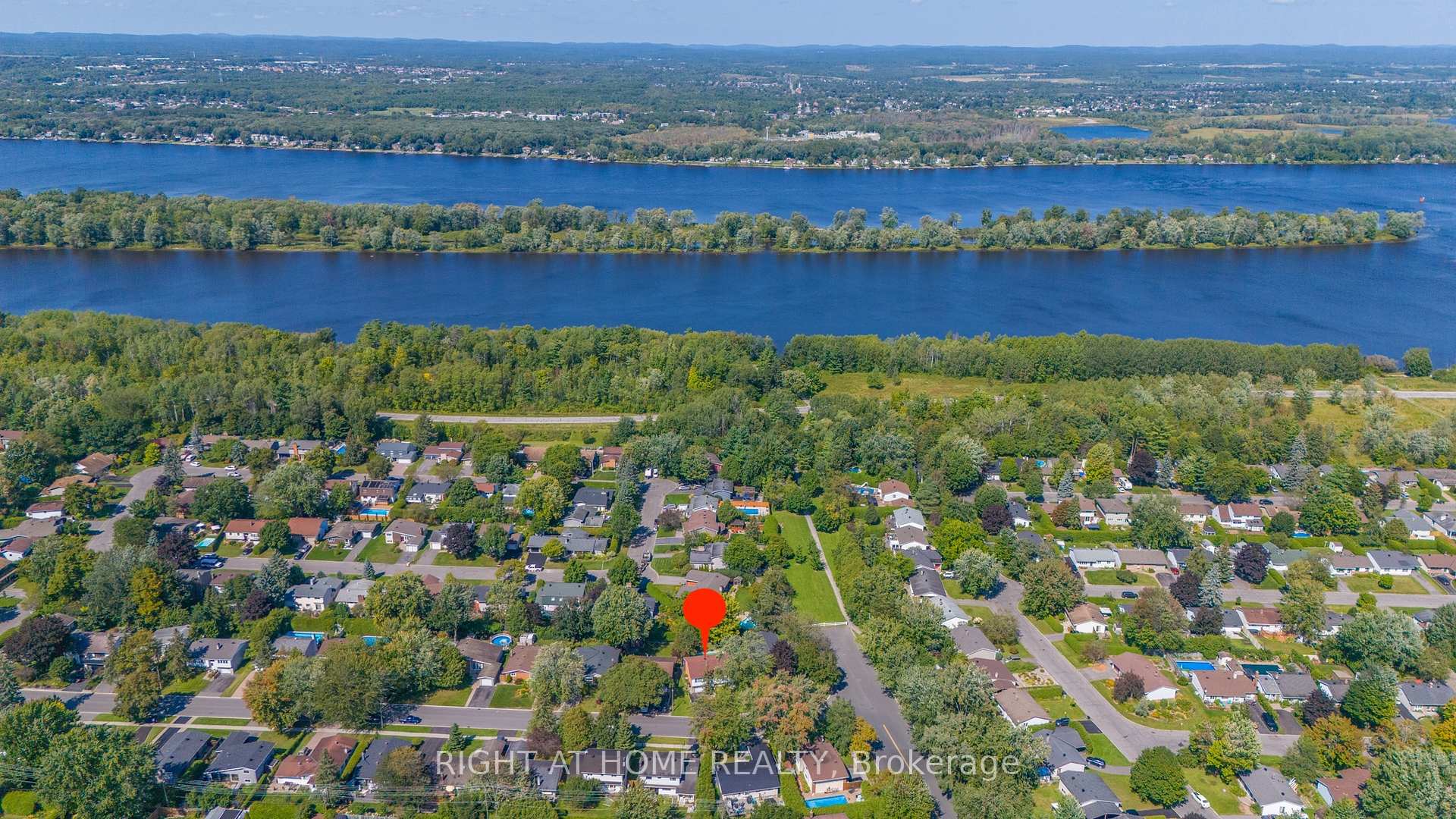 Photo 33 of 2049 Quincy Avenue, Ottawa, Beacon Hill North — HOMEH