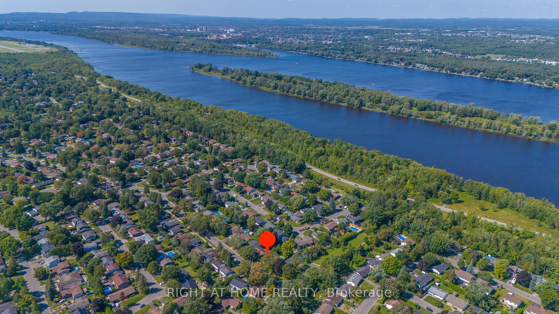 Photo 46 of 2049 Quincy Avenue, Ottawa, Beacon Hill North — HOMEH