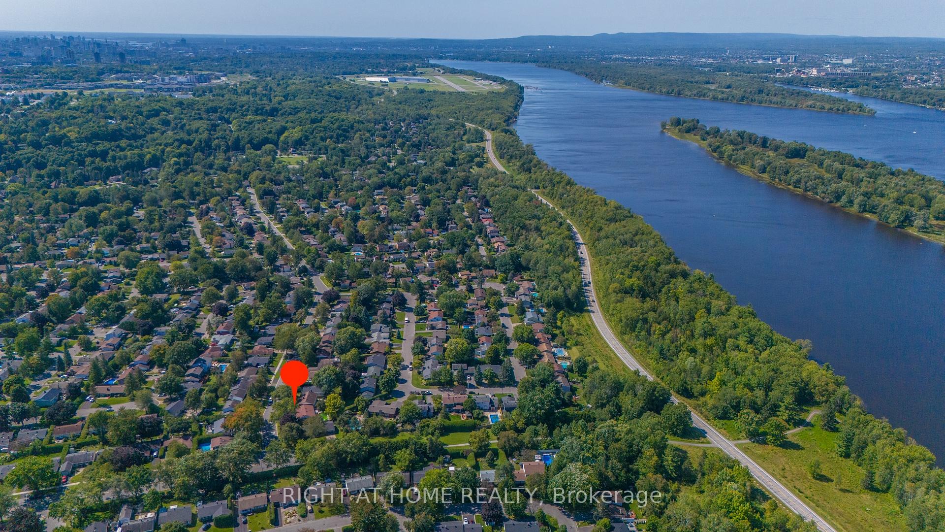 Photo 37 of 2049 Quincy Avenue, Ottawa, Beacon Hill North — HOMEH