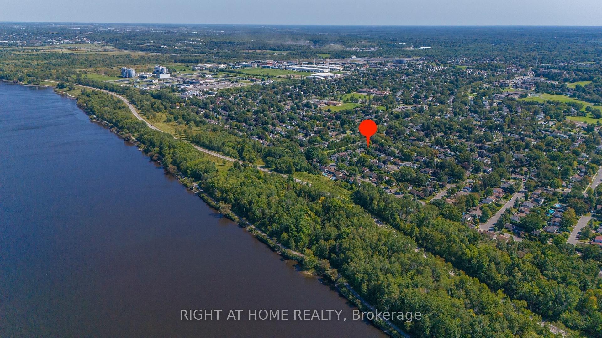Photo 39 of 2049 Quincy Avenue, Ottawa, Beacon Hill North — HOMEH