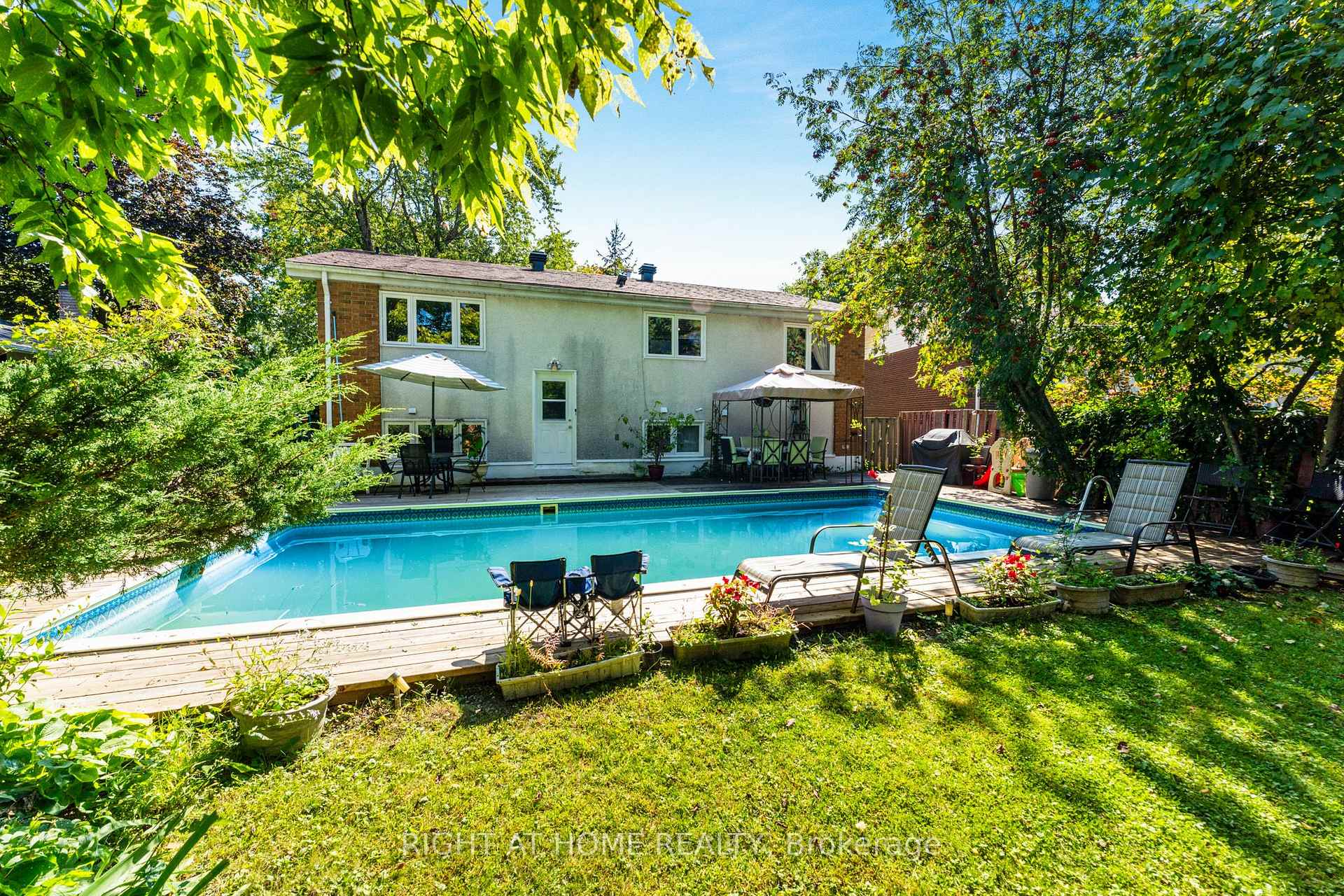 Photo 45 of 2049 Quincy Avenue, Ottawa, Beacon Hill North — HOMEH