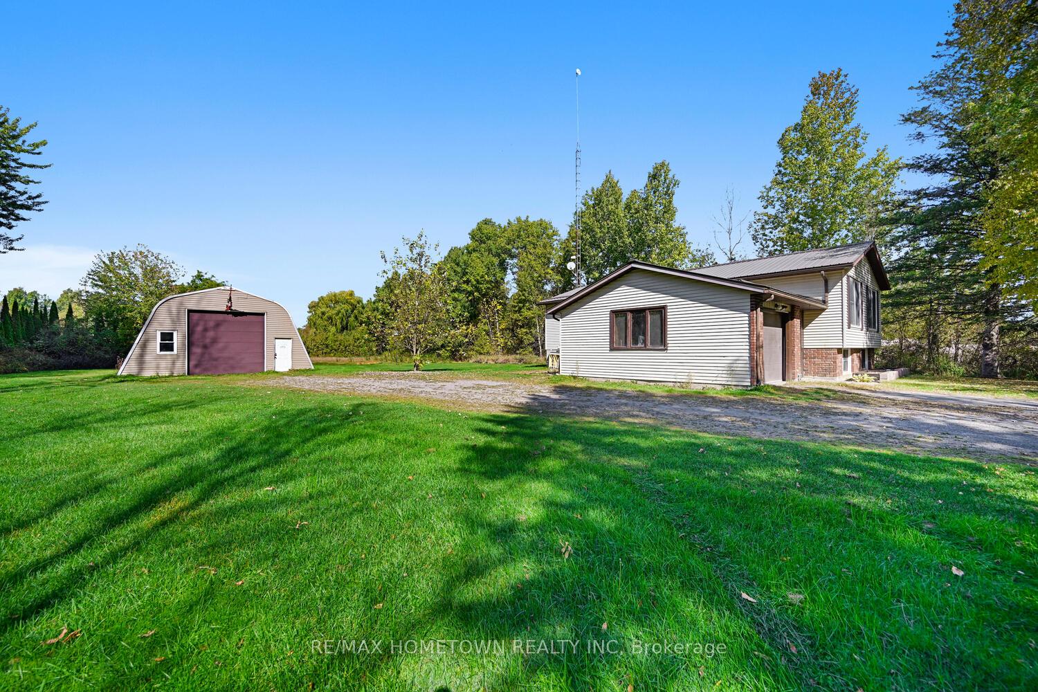 Photo 3 of 6290 6th Concession Road, Augusta, Augusta Twp — HOMEH
