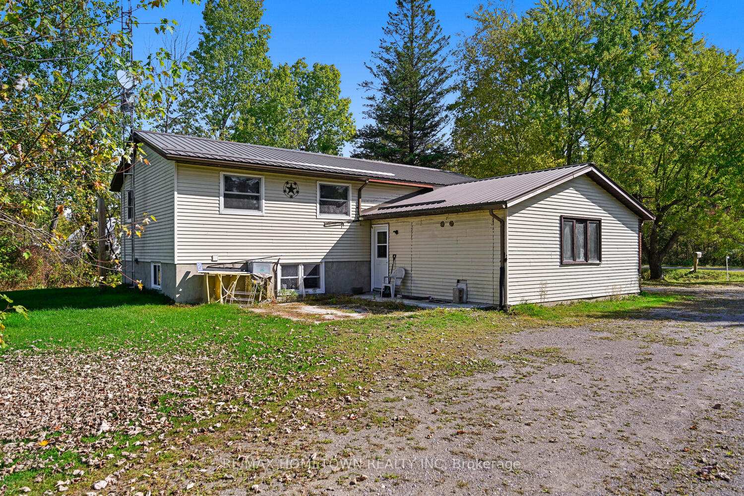 Photo 12 of 6290 6th Concession Road, Augusta, Augusta Twp — HOMEH