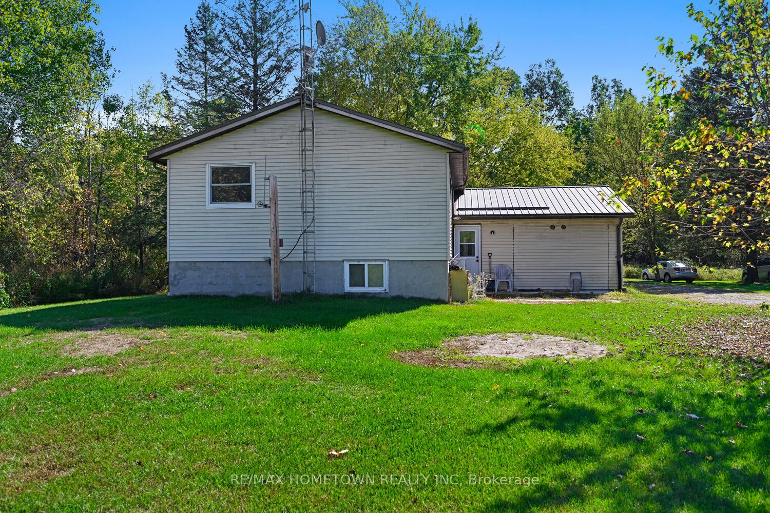 Photo 4 of 6290 6th Concession Road, Augusta, Augusta Twp — HOMEH