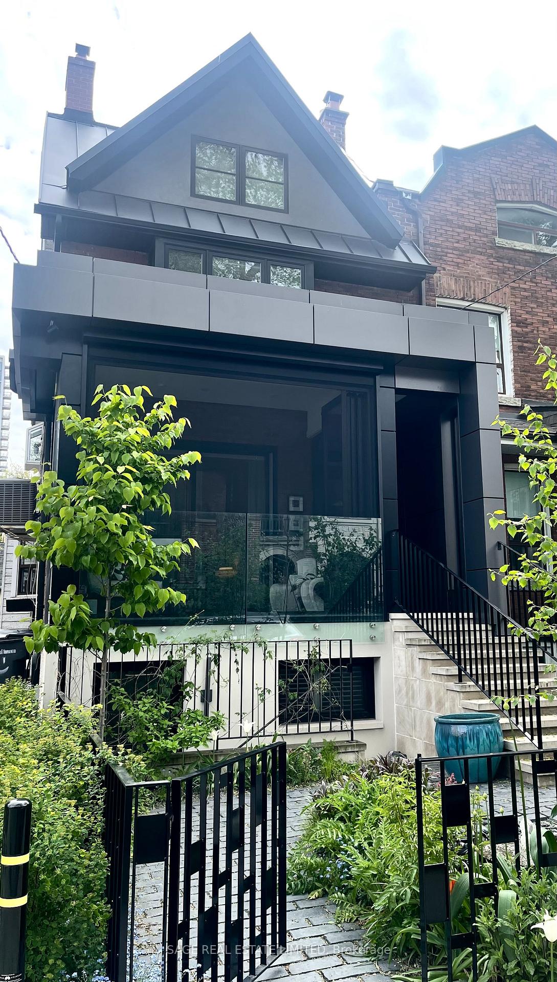 Front of Unit Lower, 685 Euclid Avenue