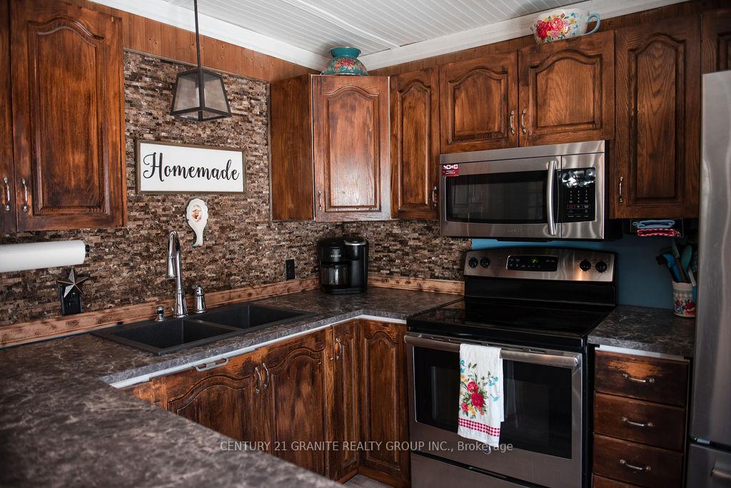 Photo 18 of 30 Central Street, Addington Highlands — HOMEH
