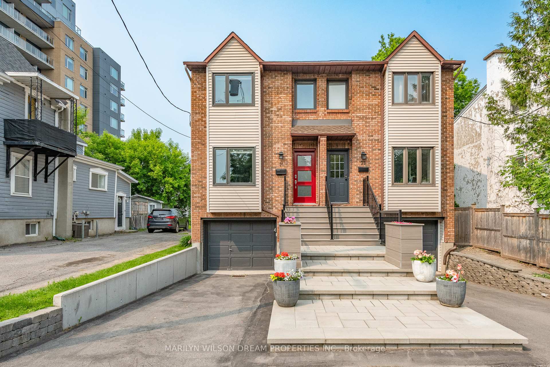 Front of 21 Marquette Avenue