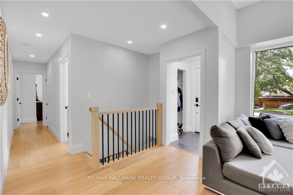 Photo 4 of 2063 Niagara Drive, Ottawa, Applewood Acres — HOMEH