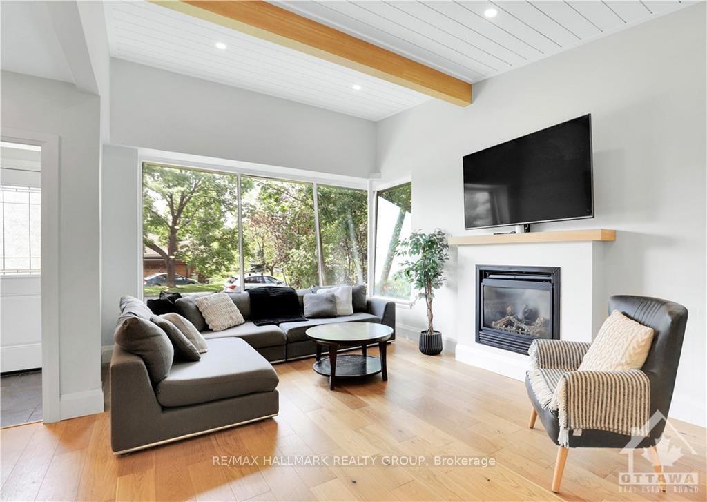 Photo 5 of 2063 Niagara Drive, Ottawa, Applewood Acres — HOMEH