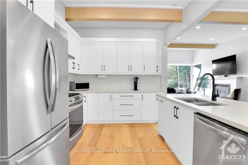 Photo 11 of 2063 Niagara Drive, Ottawa, Applewood Acres — HOMEH