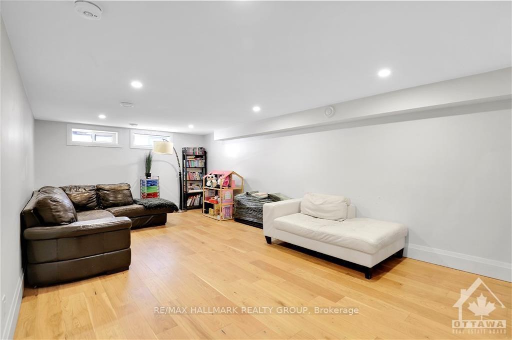 Photo 19 of 2063 Niagara Drive, Ottawa, Applewood Acres — HOMEH