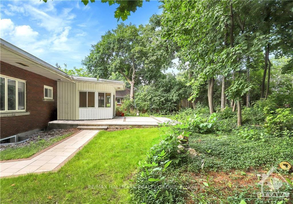 Photo 24 of 2063 Niagara Drive, Ottawa, Applewood Acres — HOMEH
