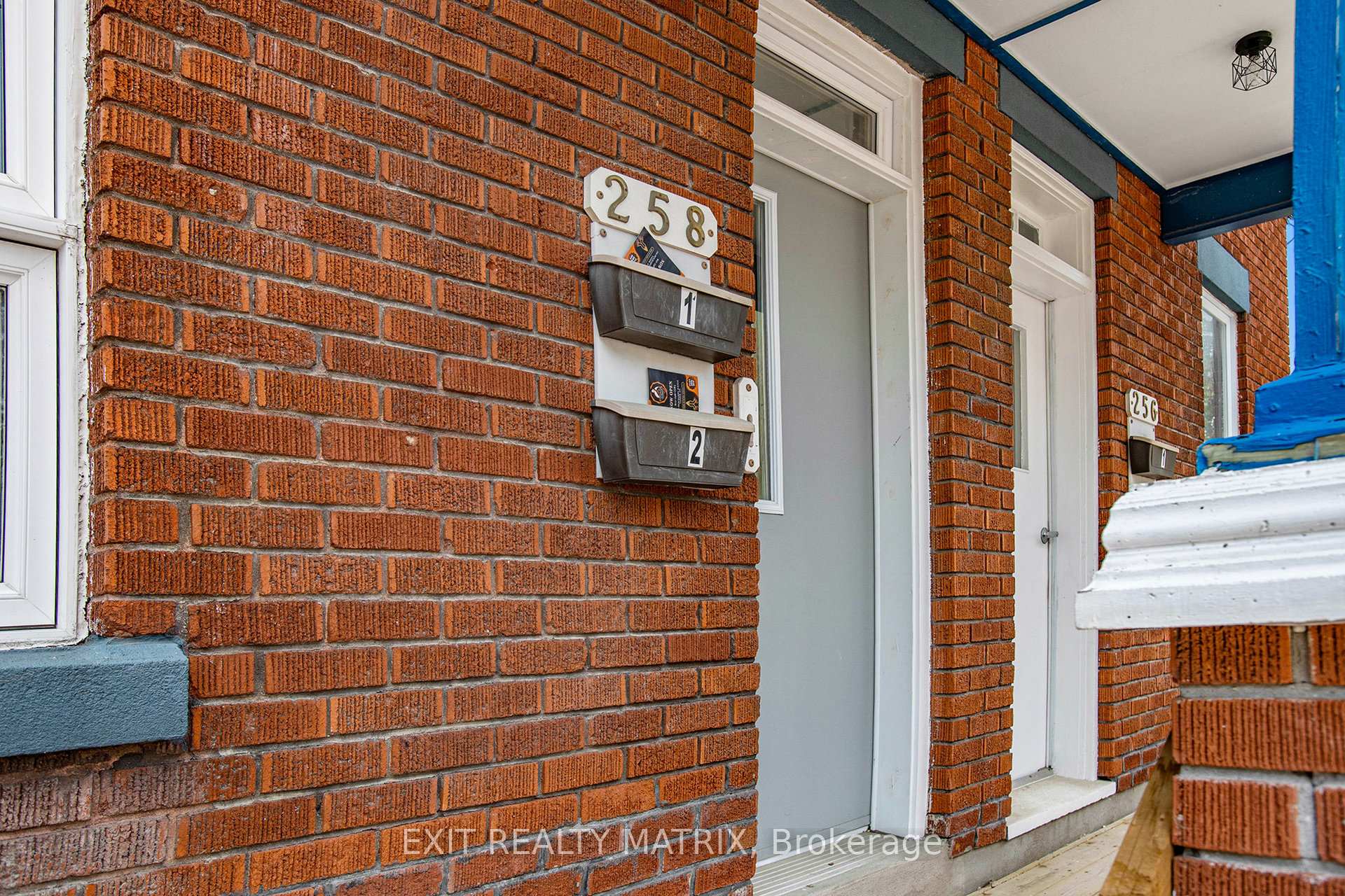 Photo 3 of Unit 1, 258 Park Street, Ottawa, Vanier — HOMEH